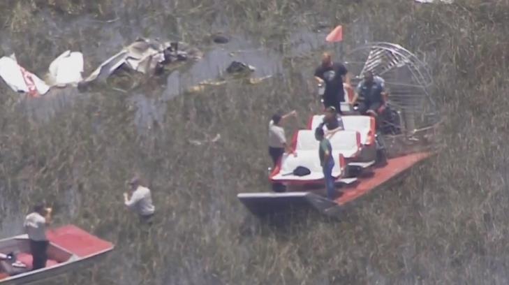 Mueren tres personas al estrellarse dos avionetas en Miami