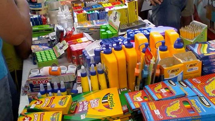 Comerciantes del Centro de Hermosillo ofrecen descuentos en artículos escolares