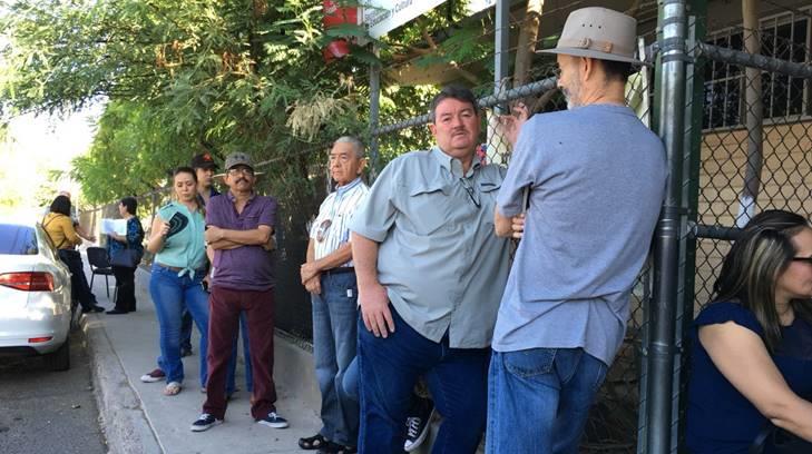 GALERÍA | En la casilla de Loma Linda también están a la espera de ejercer el voto