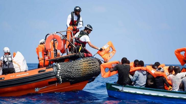 España acogerá a 60 inmigrantes rescatados por el buque ‘Aquarius’