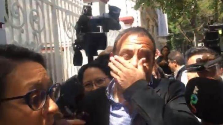 VIDEO | Cuauhtémoc Blanco fue golpeado accidentalmente en la cara tras reunión con AMLO