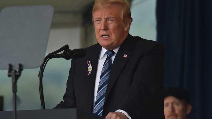 Critican a Trump por sonreír en ceremonia de aniversario del 11-S