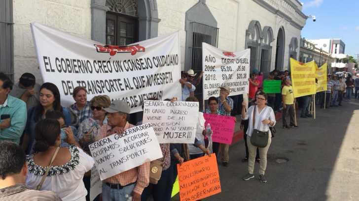 GALERÍA | Concesionarios del transporte se manifiestan en Palacio de Gobierno