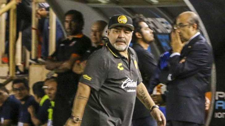 Maradona reprueba trabajo arbitral tras primera derrota con Dorados