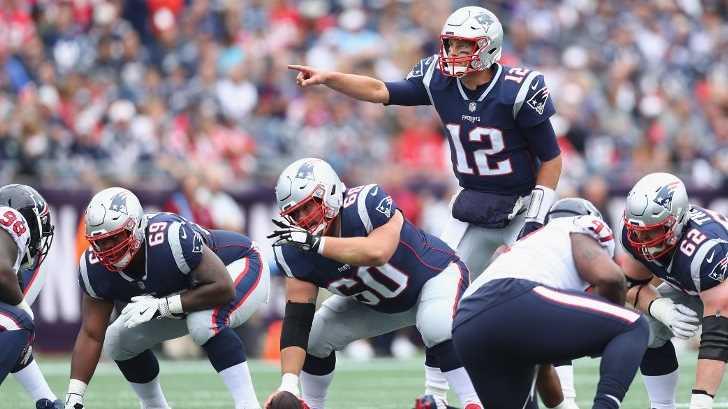 Patriotas derrota 27-20 a Texanos de Houston; Tom Brady lanza tres pases de anotación