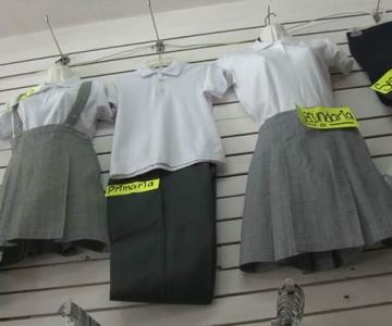 Regreso de programa de uniformes gratuitos afectará a comerciantes