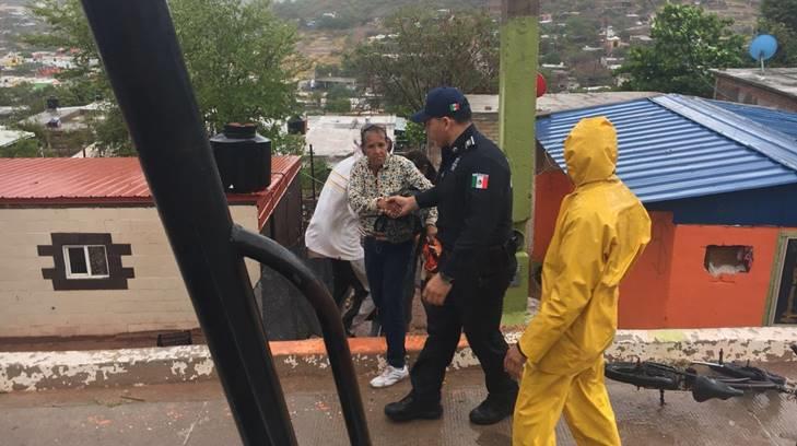 Sergio provoca el derrumbe de una vivienda en Guaymas y deja a 11 personas afectadas