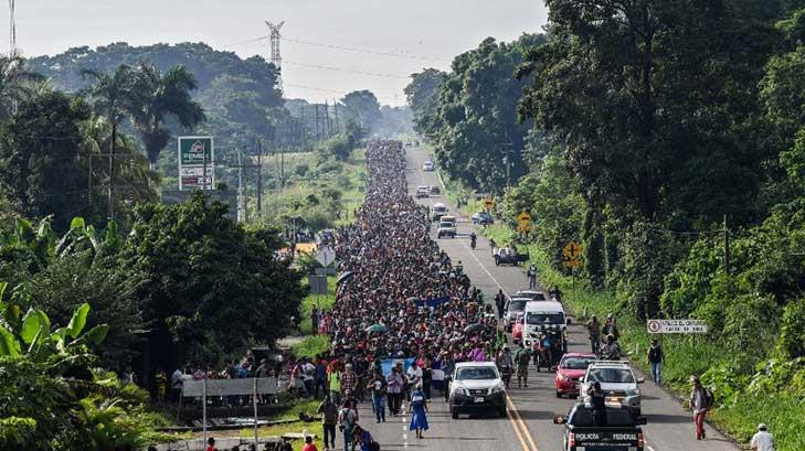 Migrantes hondureños avanzan hacia Tapachula