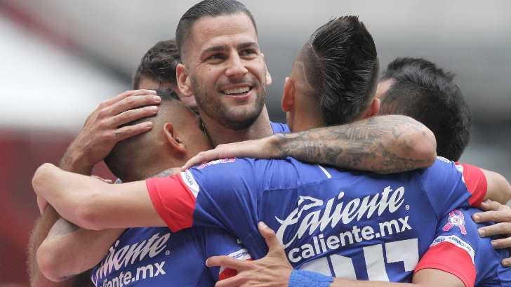 Pedro Caixinha no se enojó por pelea entre los mismos jugadores de Cruz Azul