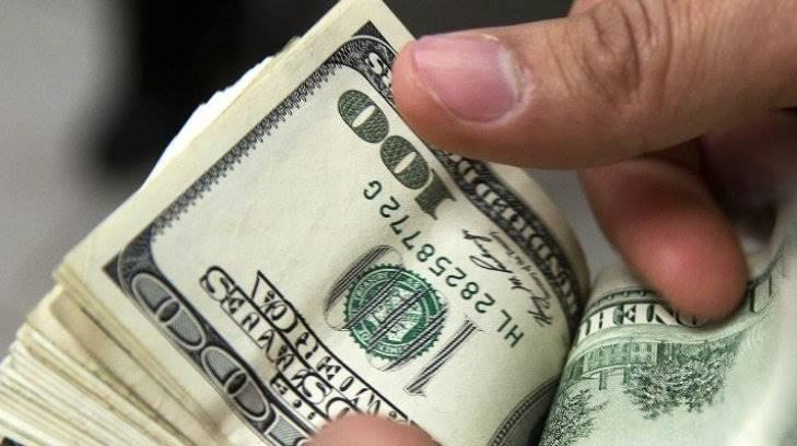 Dólar cierra la jornada en 19.13 pesos en ventanillas bancarias
