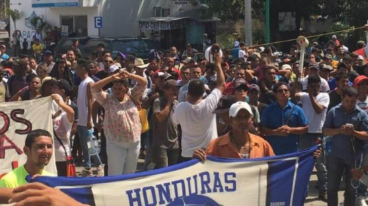 Caravana de migrantes hondureños podrán pasar por México, pero con documentos