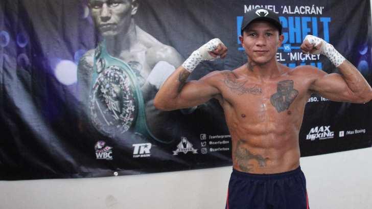 El ‘Alacrán’ Berchelt seguirá en 130 libras