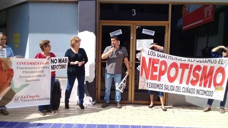 AUDIO | Toman la Tesorería de Guaymas en protesta contra casos de nepotismo