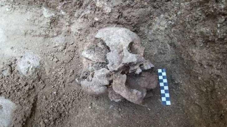 Arqueólogos descubren restos de ‘niño vampiro’ en un antiguo cementerio en Italia
