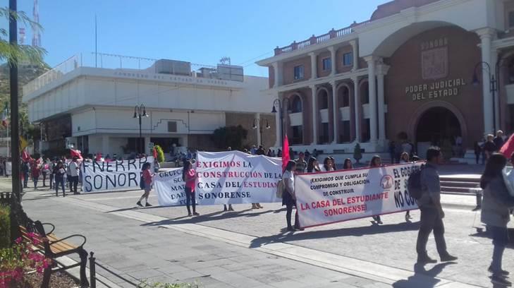 AUDIO | Integrantes de Antorcha Campesina marchan a Palacio de Gobierno