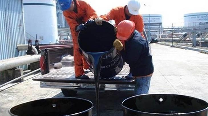 Baja petróleo por incertidumbre de economía China
