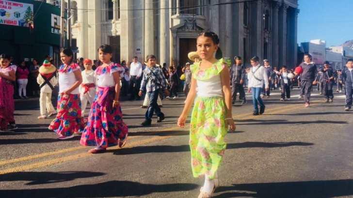 Realizan en Guaymas el desfile de la Revolución Mexicana