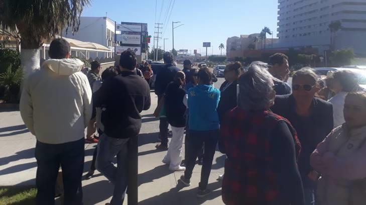 AUDIO | Sindicalizados independientes del Gobierno del Estado protestan frente al ISIE