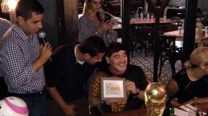 Maradona participa en subasta para ayudar a damnificados de Sinaloa