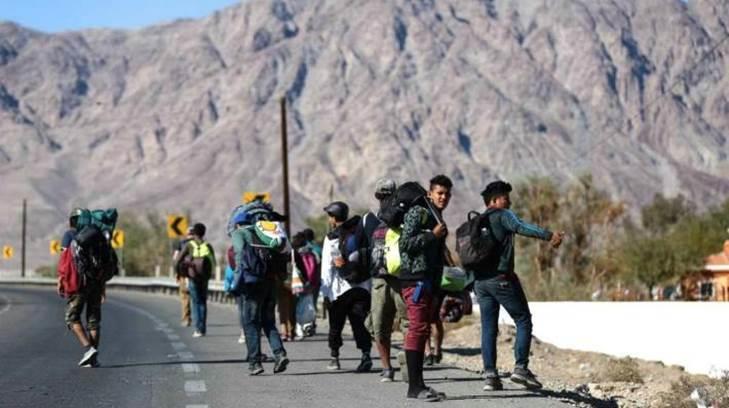 Migrantes que soliciten asilo deberán esperar en México, dice Donald Trump