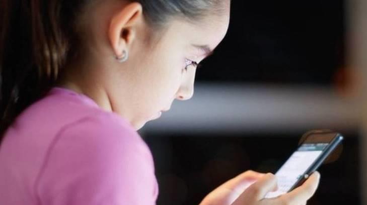 Niños que pasan más de 7 horas con celulares tienen peor memoria: Estudio