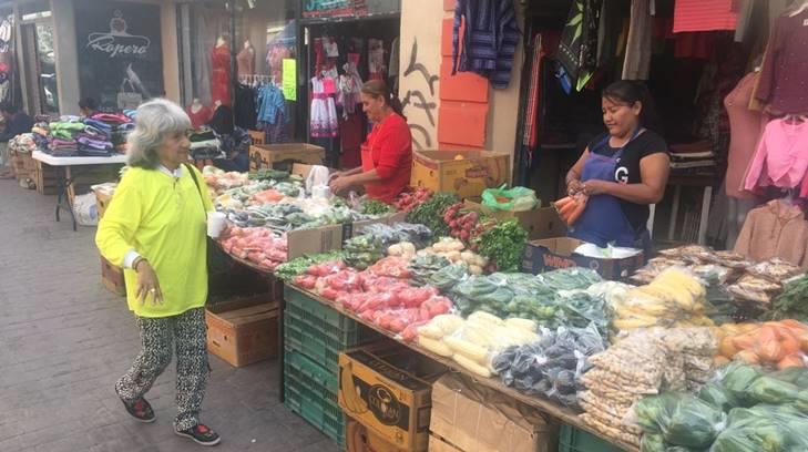 Vendedoras yaquis seguirán ofreciendo sus productos en el callejón Porfirio Díaz de Guaymas