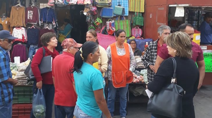 AUDIO | Buscan reducir espacio a dos vendedoras yaquis del callejón Porfirio Díaz en Guaymas