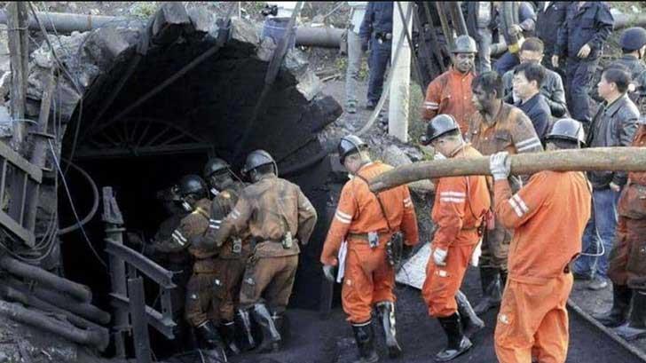 Fallecen 21 trabajadores al colapsar mina de carbón en China