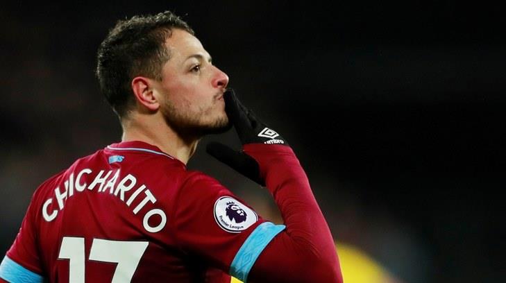 ‘Chicharito’ Hernández envía jersey del West Ham a Yalitza Aparicio