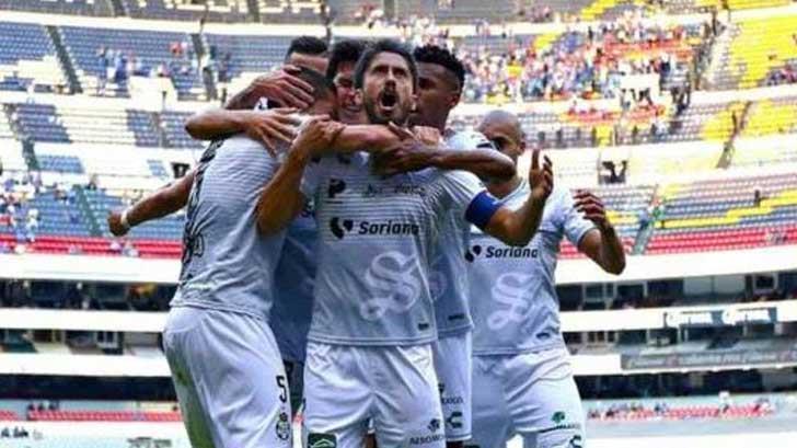 Santos derrota a Cruz Azul en el Estadio Azteca
