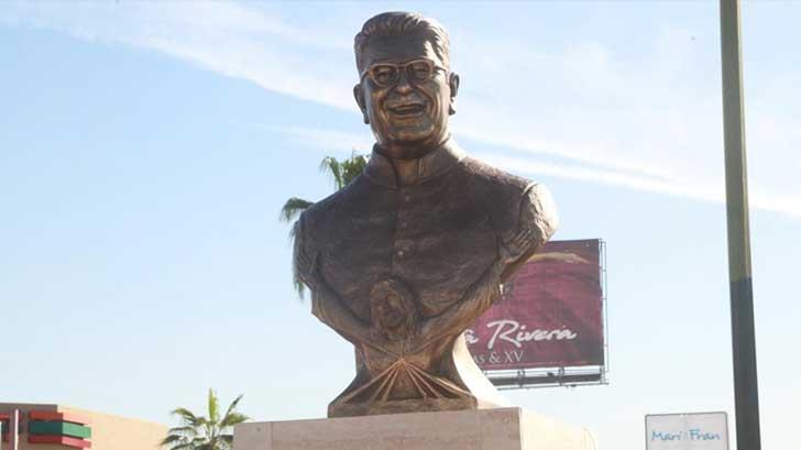 Develan busto remodelado de Juan Navarrete y Guerrero