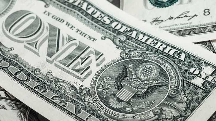 Dólar al menudeo vuelve a los 21 pesos