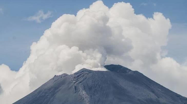 El Cenapred reporta erupciones en cadena en el volcán Popocatépetl