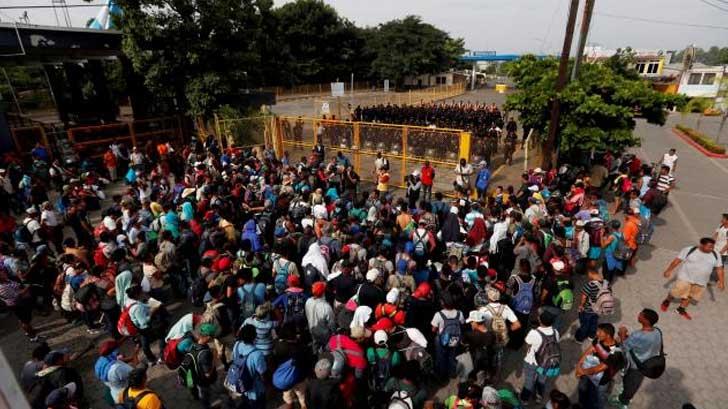 Ejército, GN y Migración intentan desmantelar caravana migrante