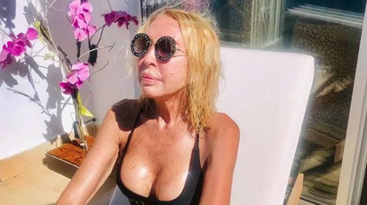 Laura Bozzo posa en traje de baño y disfruta del sol en Acapulco