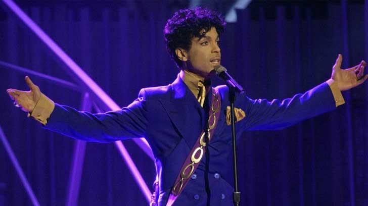 Prince, ídolo pop que quiso ser padre, pero la muerte se interpuso