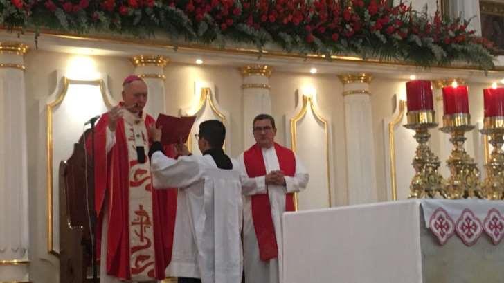 Arzobispo de Hermosillo oficia misa de Domingo de Ramos