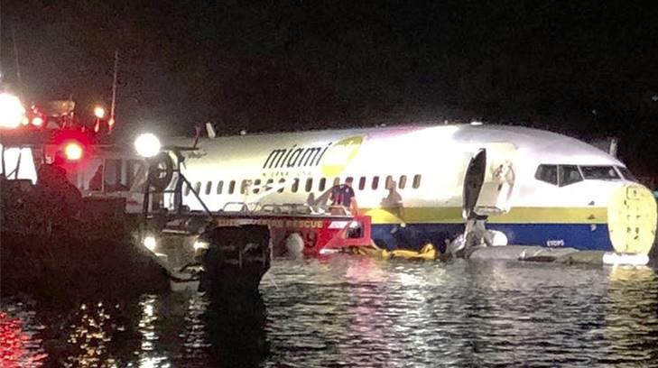 Avión chárter cae en un río en la Florida con 143 personas; no hay fallecidos