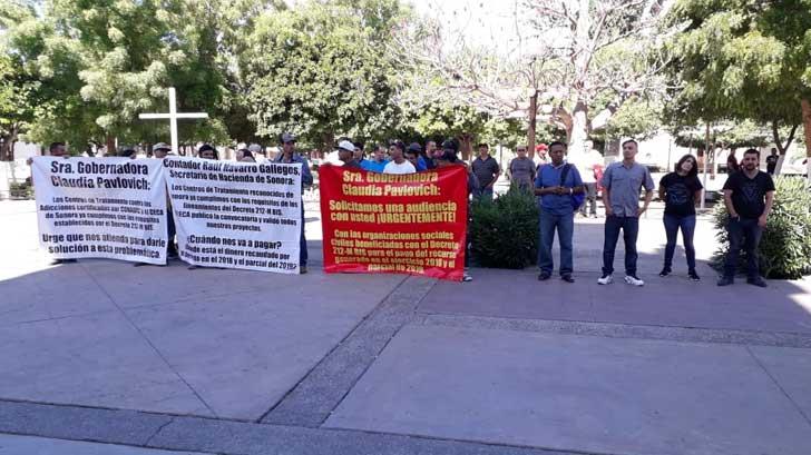 AUDIO | Internos de centros contra adicciones se manifiestan en Palacio de Gobierno