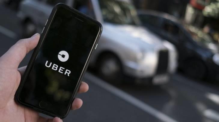 Conductores de Uber en EU apagan sus aplicaciones en huelga por mejores salarios