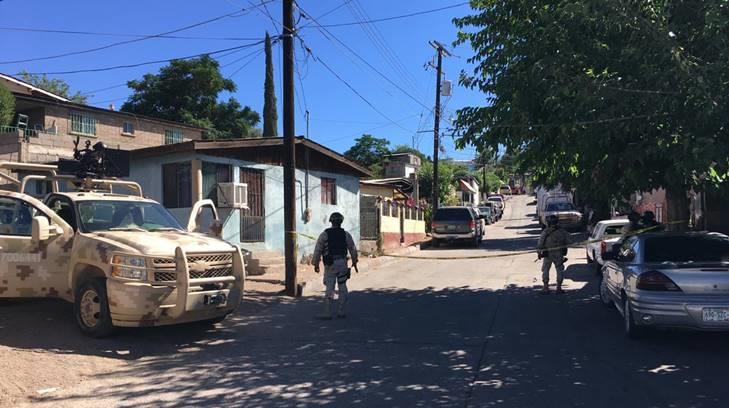 Ejército asegura arsenal y detiene a 6 personas tras cateo en Nogales