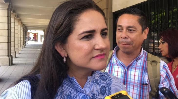 La alcaldesa Célida López supervisa los trabajos en el comedor del DIF