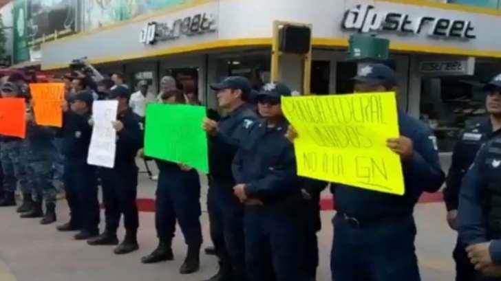 Protestan policías federales en Ciudad Obregón