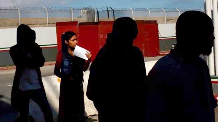 Cerca de 50 migrantes mexicanos son deportados a Tijuana