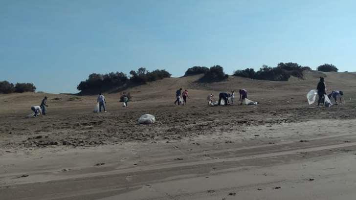 GALERÍA | Vendedores ambulantes limpian las playas de Huatabampito