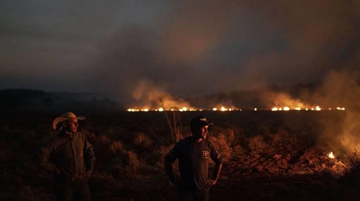 Aviones militares y 44 mil soldados brasileños combatirán incendios en la región amazónica