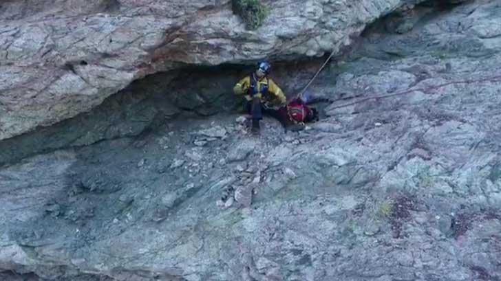 Bomberos rescatan a una pareja en Mirador Escénico de San Carlos