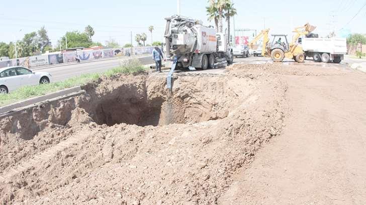 Reparan la fuga de drenaje y socavón en el bulevar Colosio