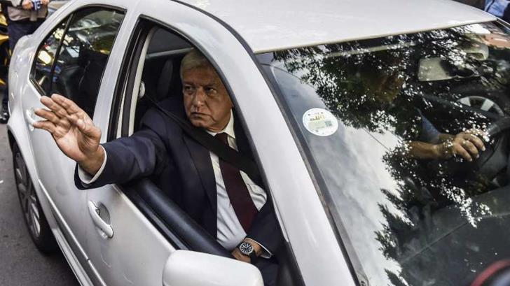 López Obrador llega a Palacio Nacional para encabezar festejos patrios