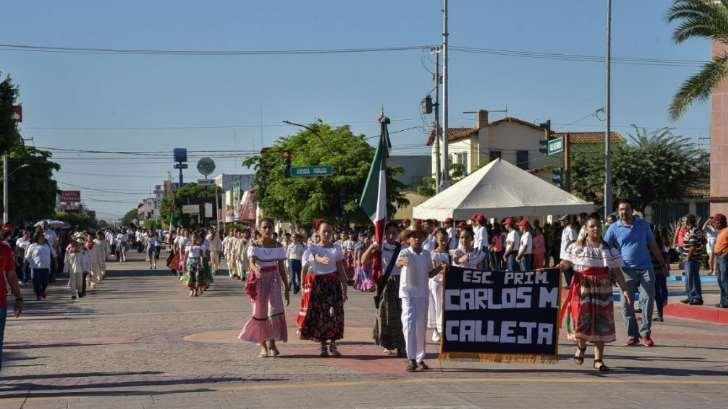Celebran el tradicional desfile de Independencia en Ciudad Obregón